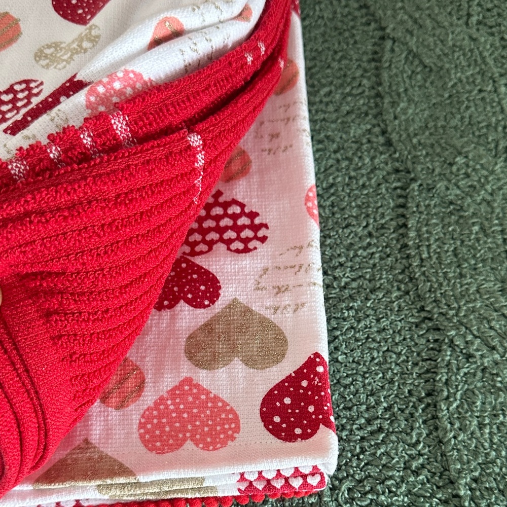 Nicole Miller Valentine Heart ♥️ Kitchen Towels Set of 3 NEW! - Picture 3 of 9